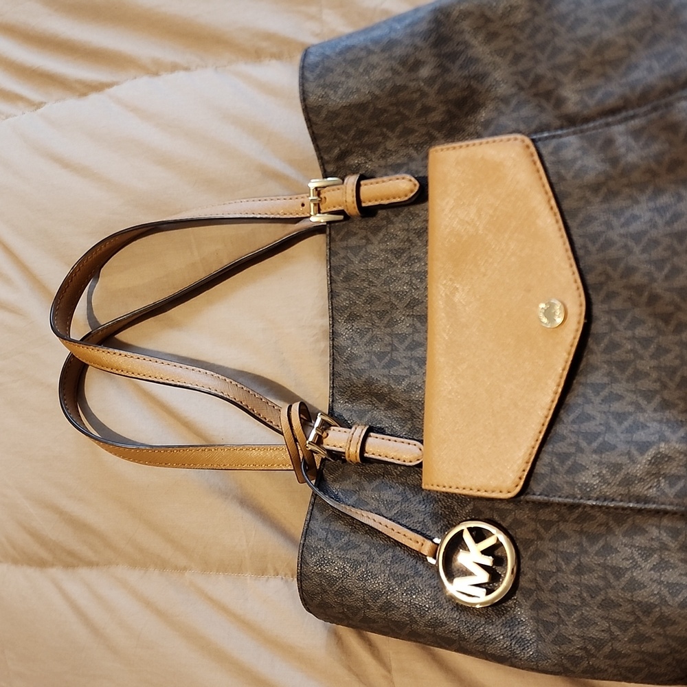 Michael Kors Black and Tan Tote Bag